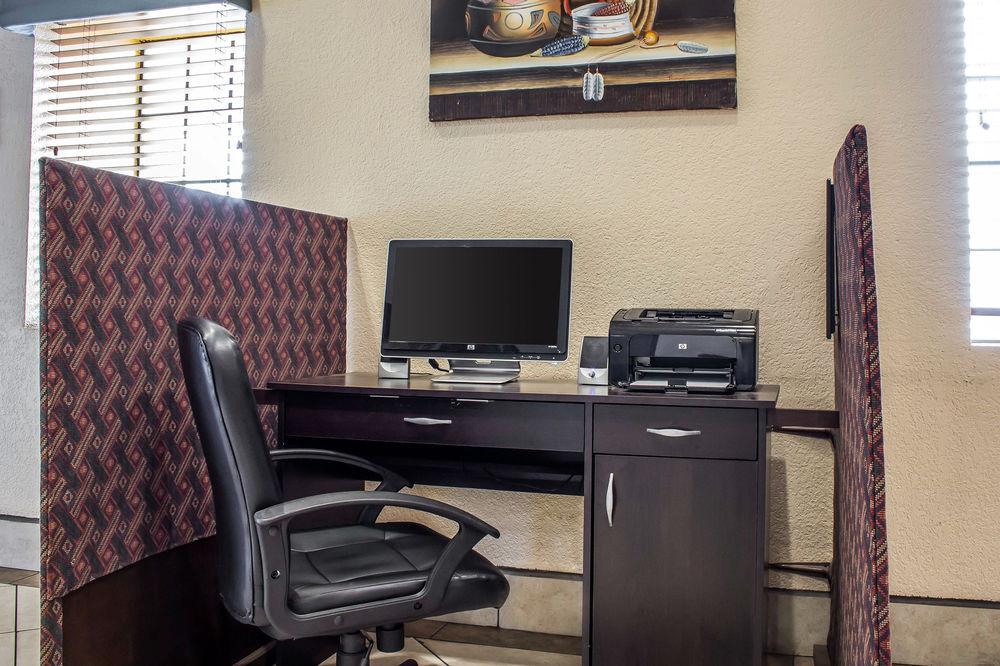 Clarion Pointe Winslow I-40 Екстериор снимка