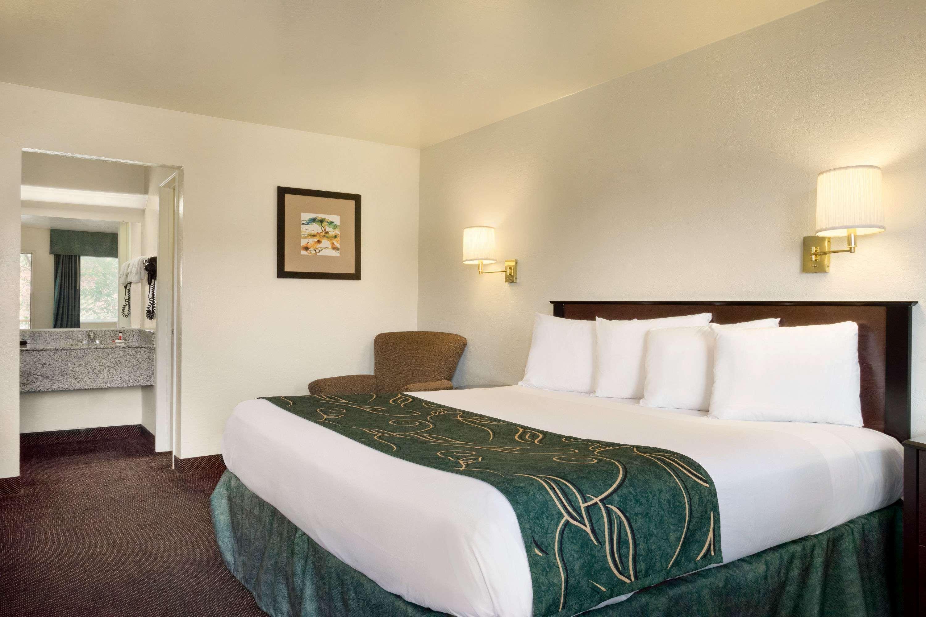 Clarion Pointe Winslow I-40 Екстериор снимка
