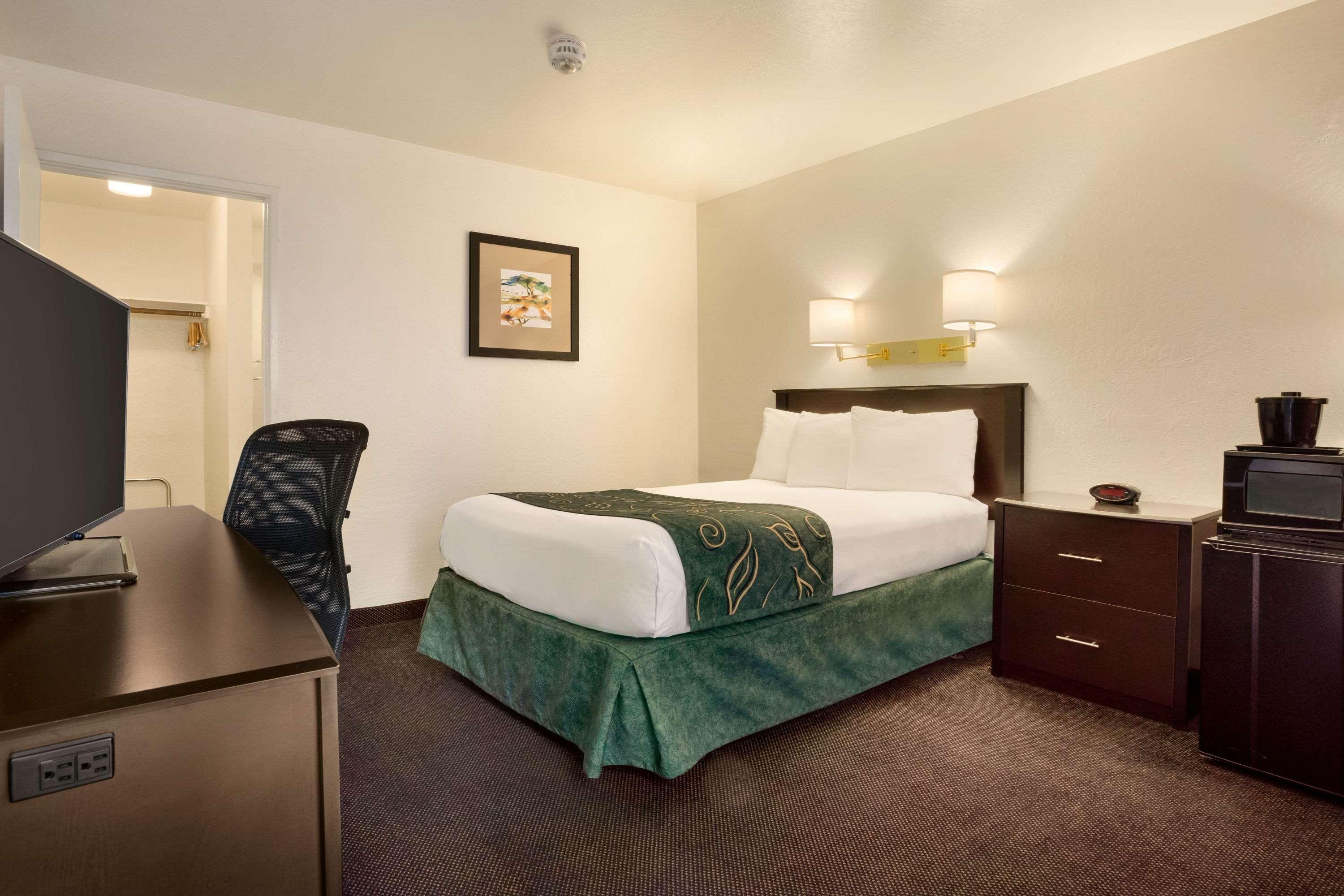 Clarion Pointe Winslow I-40 Екстериор снимка