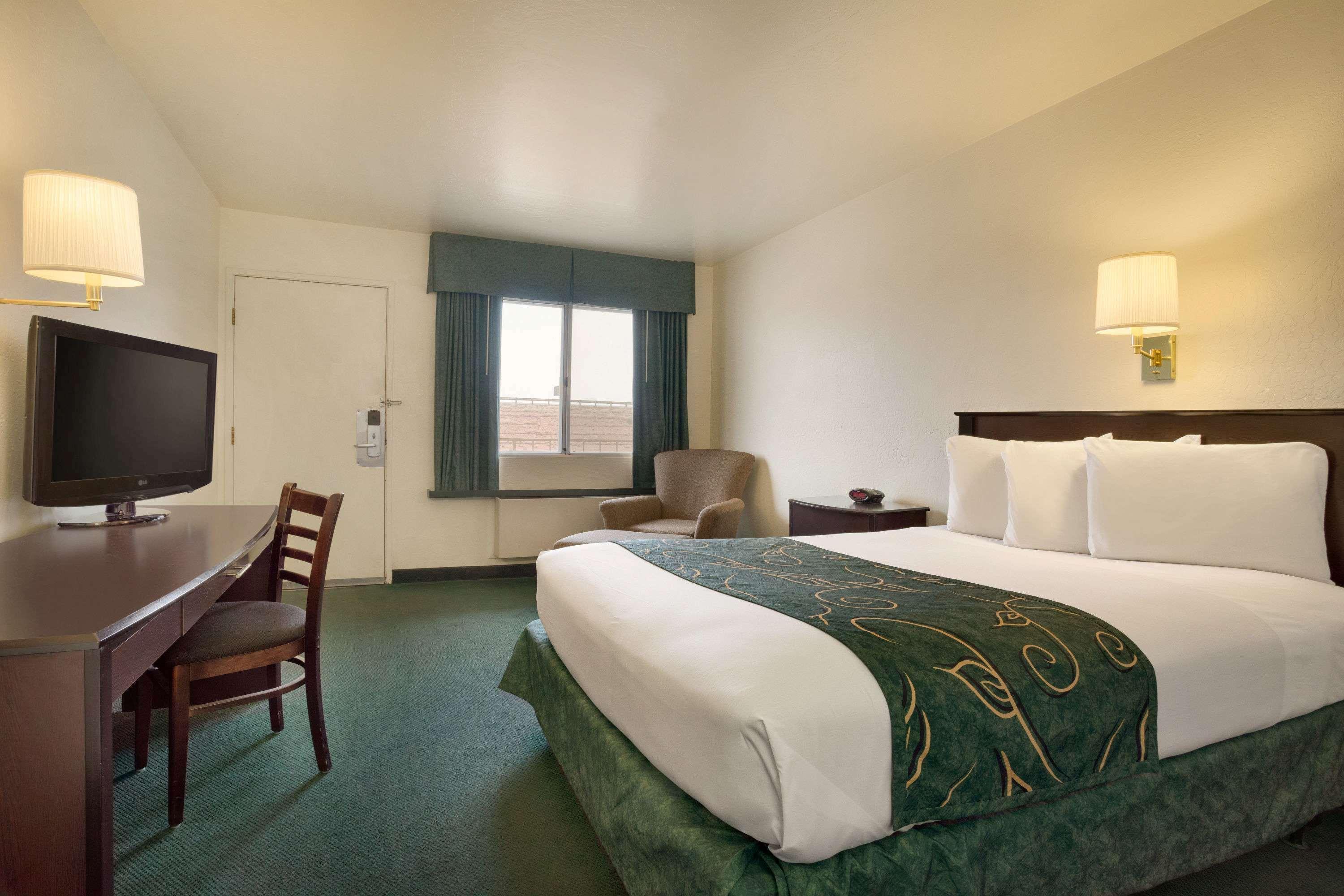 Clarion Pointe Winslow I-40 Екстериор снимка