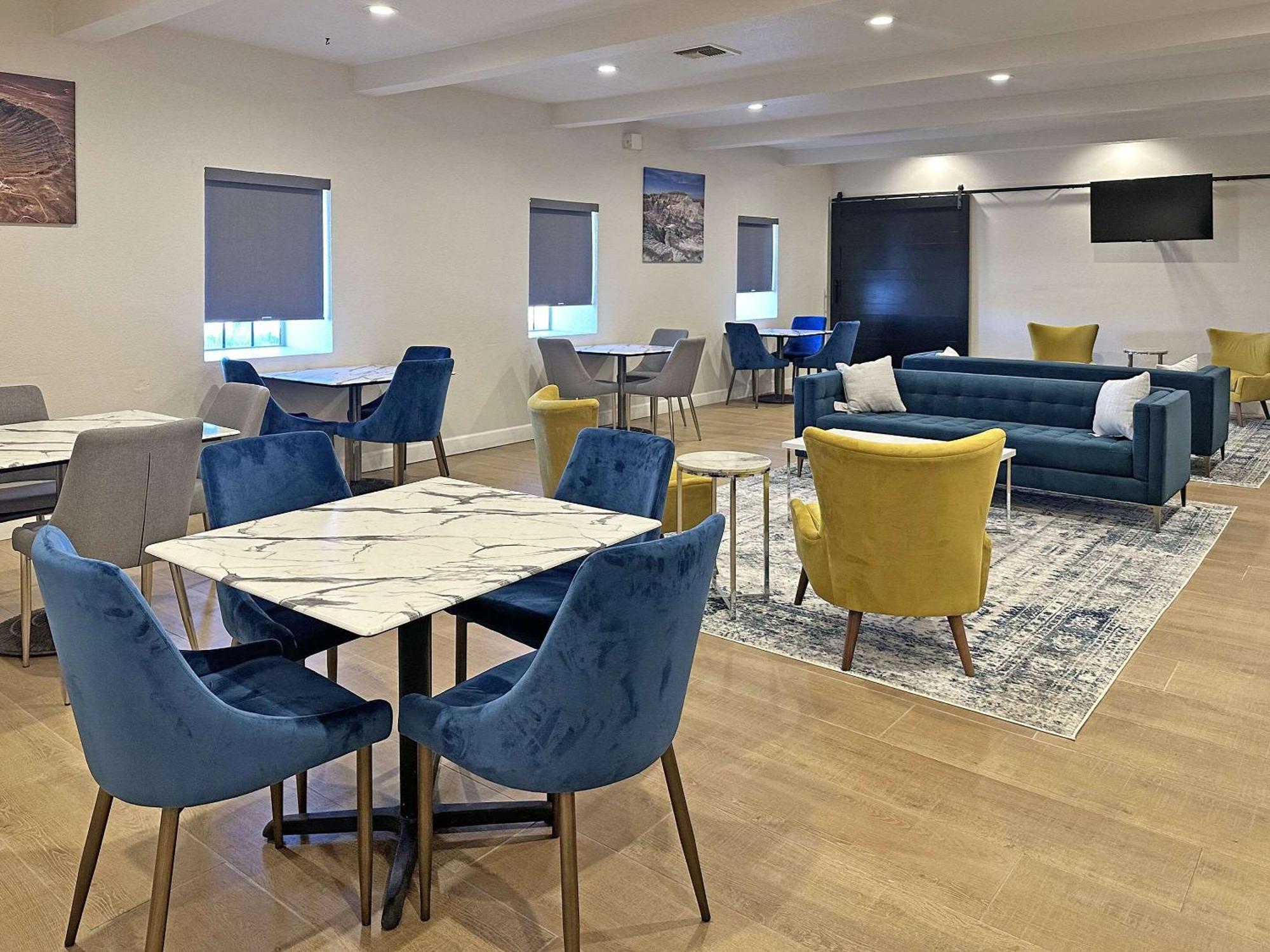 Clarion Pointe Winslow I-40 Екстериор снимка