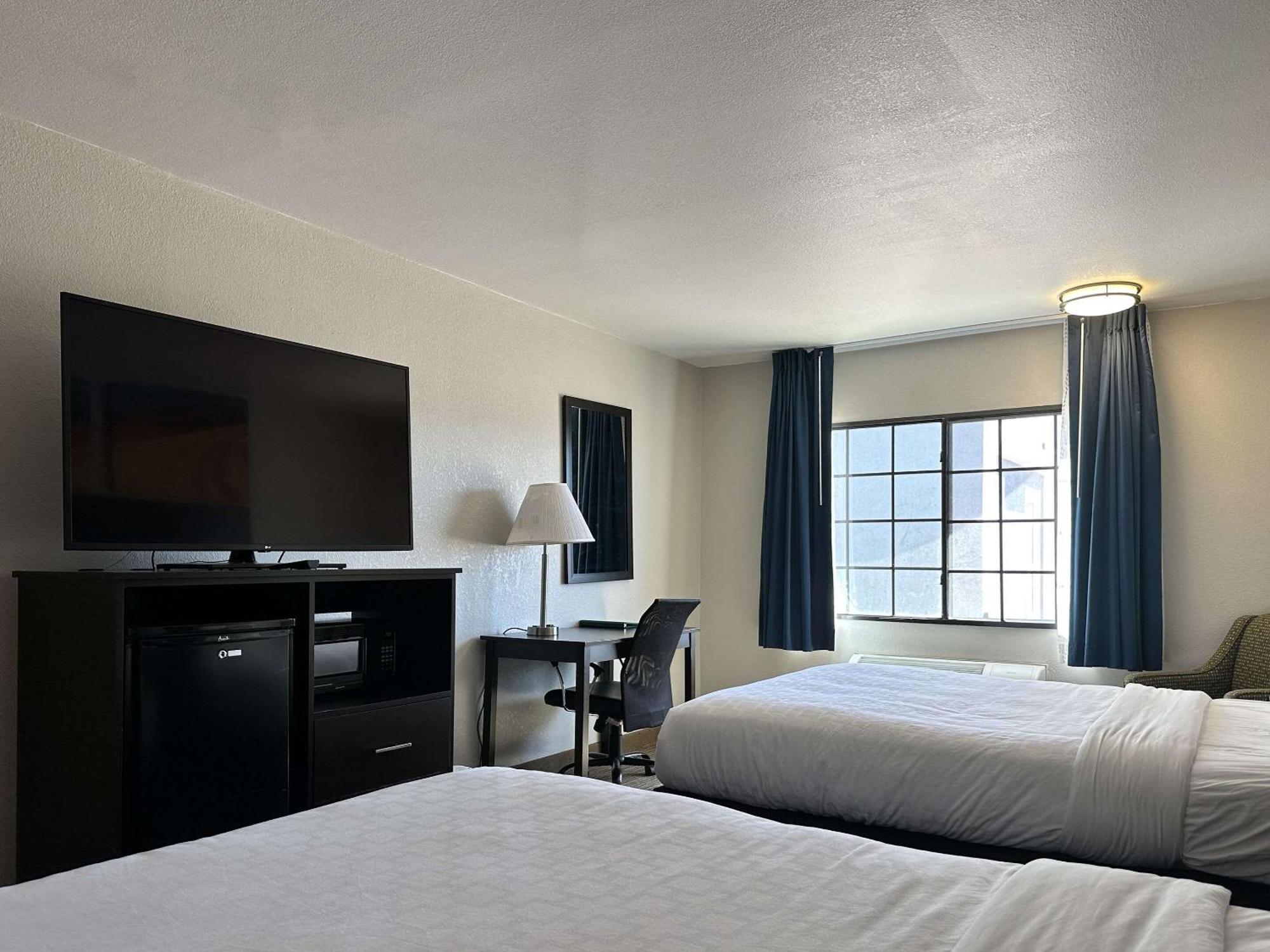 Clarion Pointe Winslow I-40 Екстериор снимка